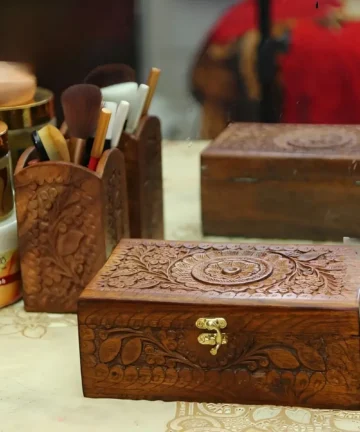 hand carwing Jewelry Box