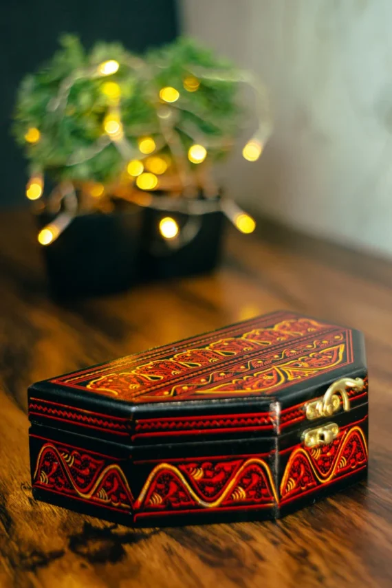 red jewelry box naqshi